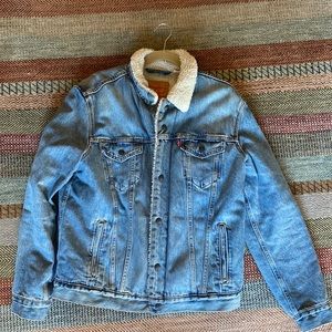 Levi mens sherpa denim jacket size large